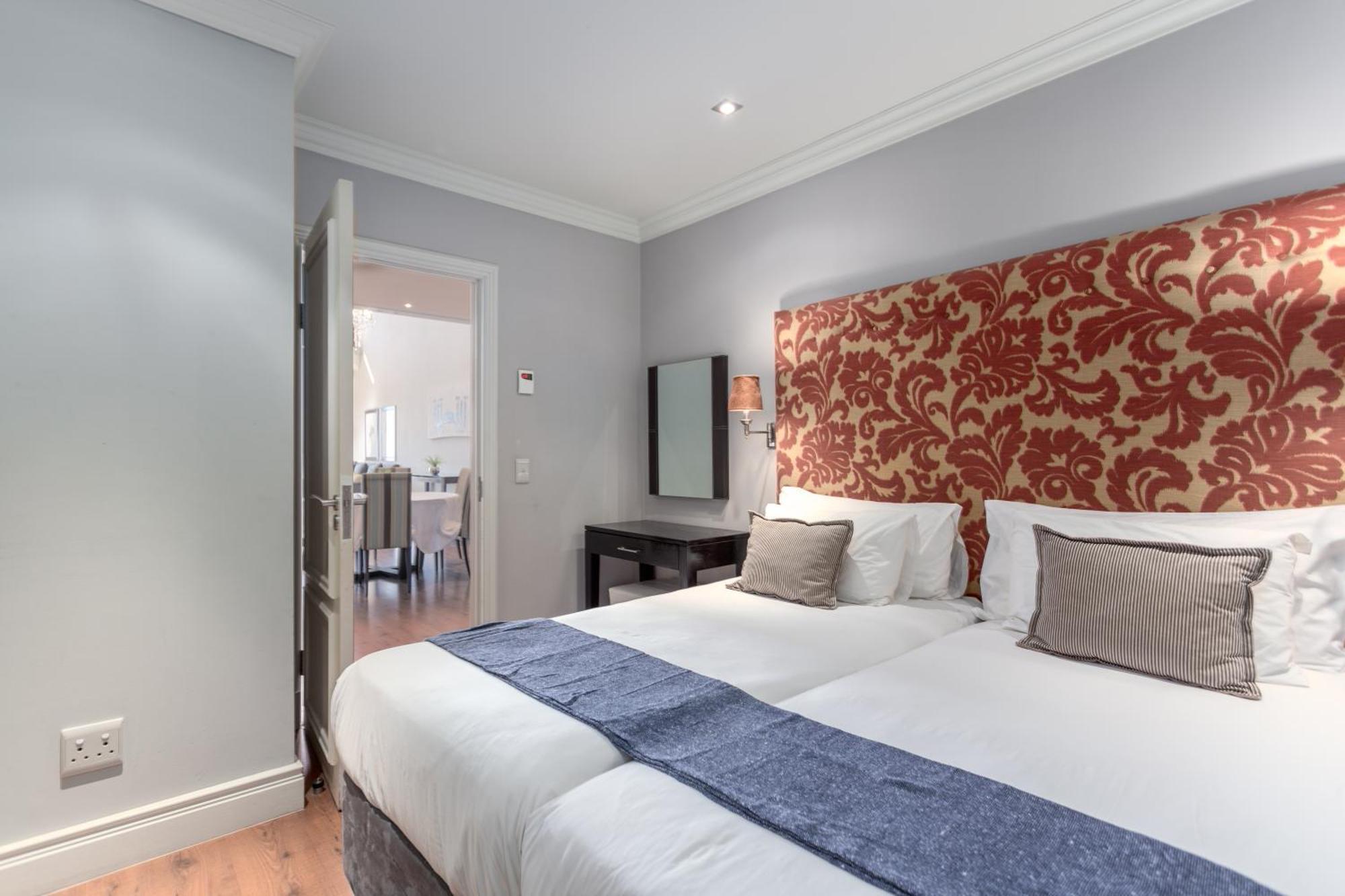 Cape Royale Luxury By Nivar Apartment *
