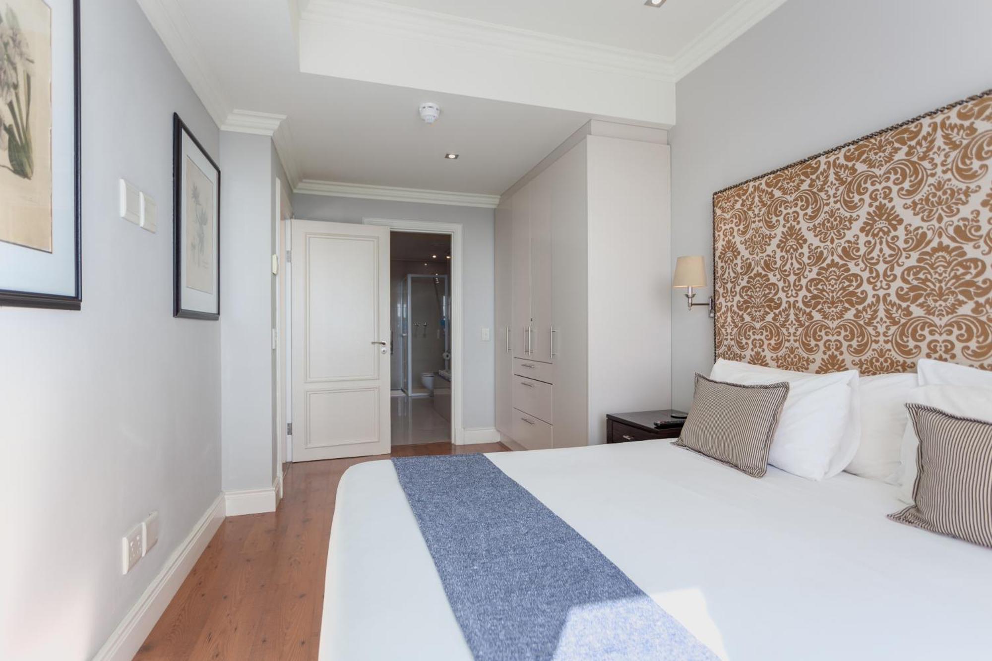 Apartment Cape Royale Luxury By Nivar Cape Town