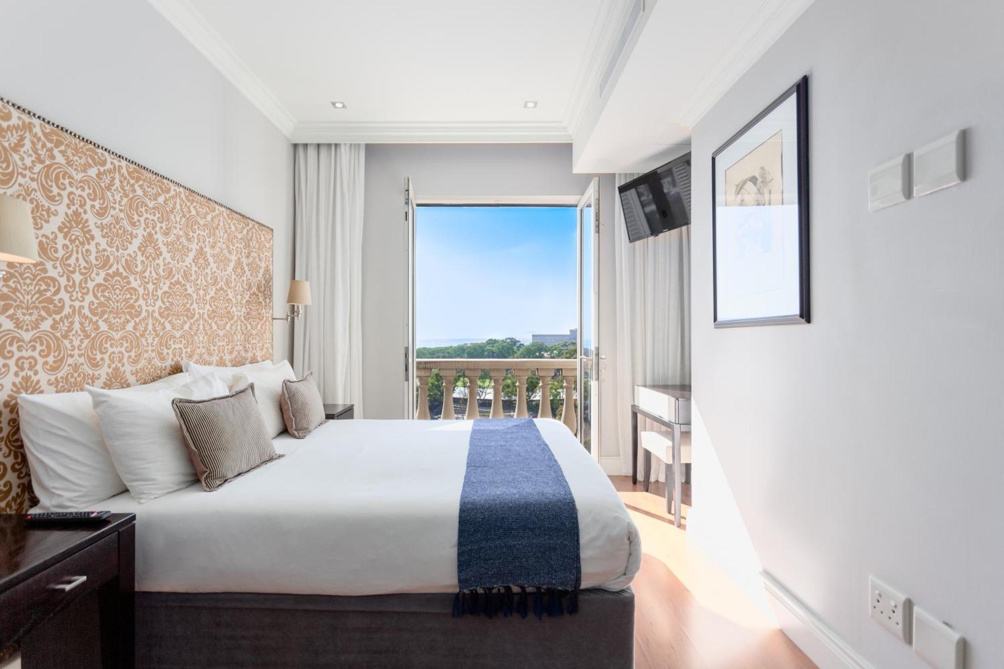 Cape Royale Luxury By Nivar Cape Town