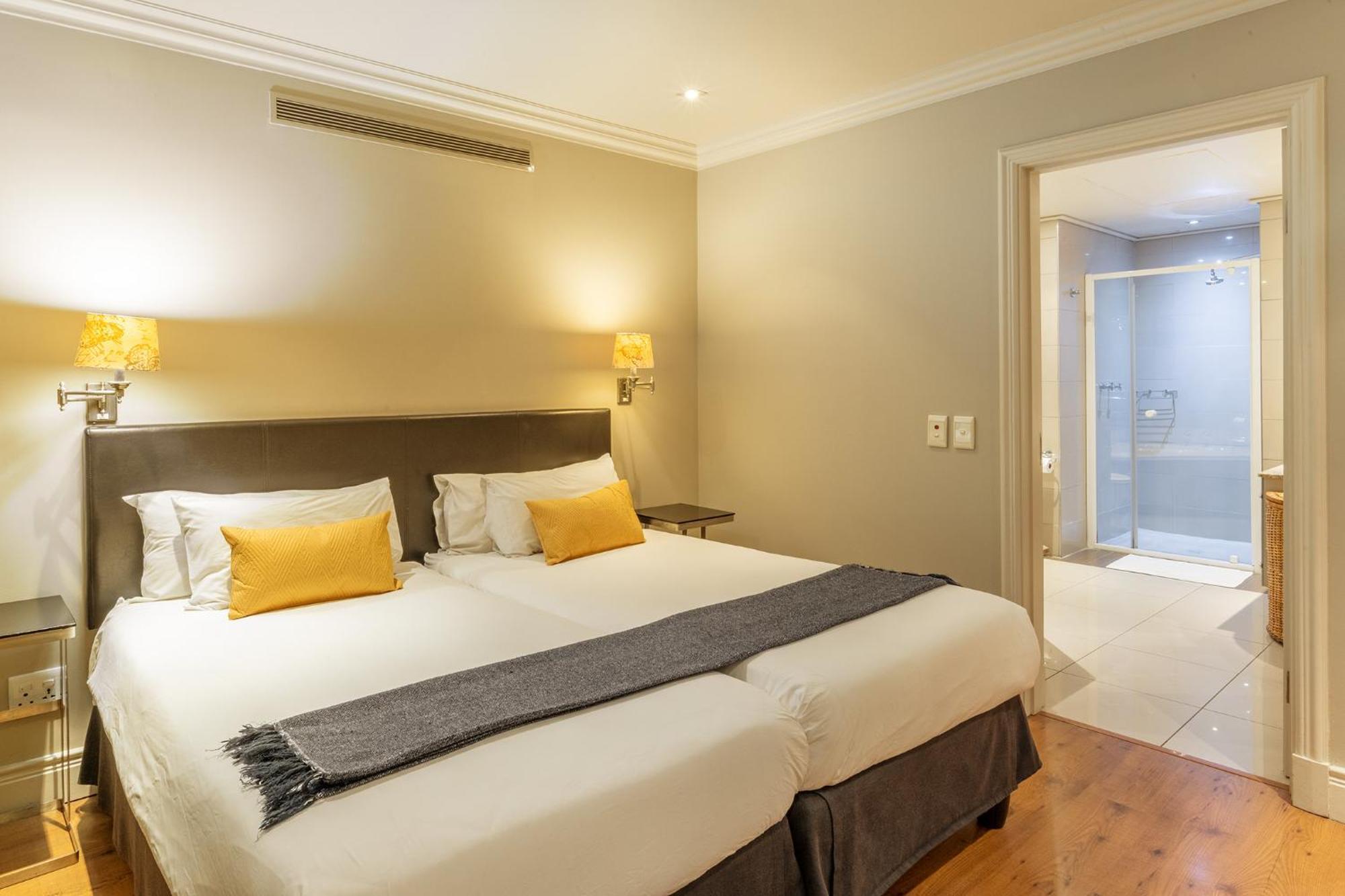 Cape Royale Luxury By Nivar Apartment