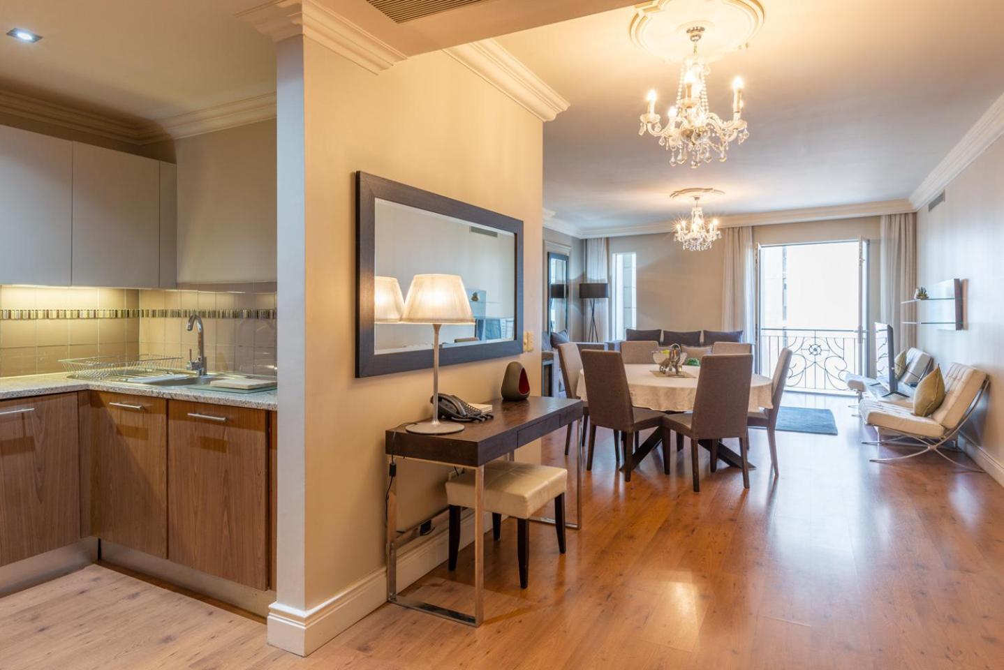 Apartment Cape Royale Luxury By Nivar Cape Town