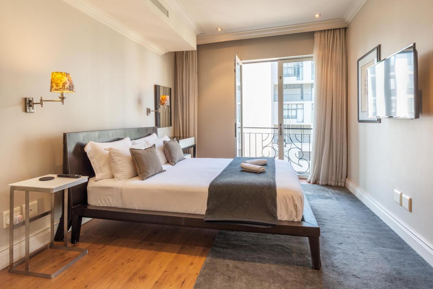 Cape Royale Luxury By Nivar Cape Town