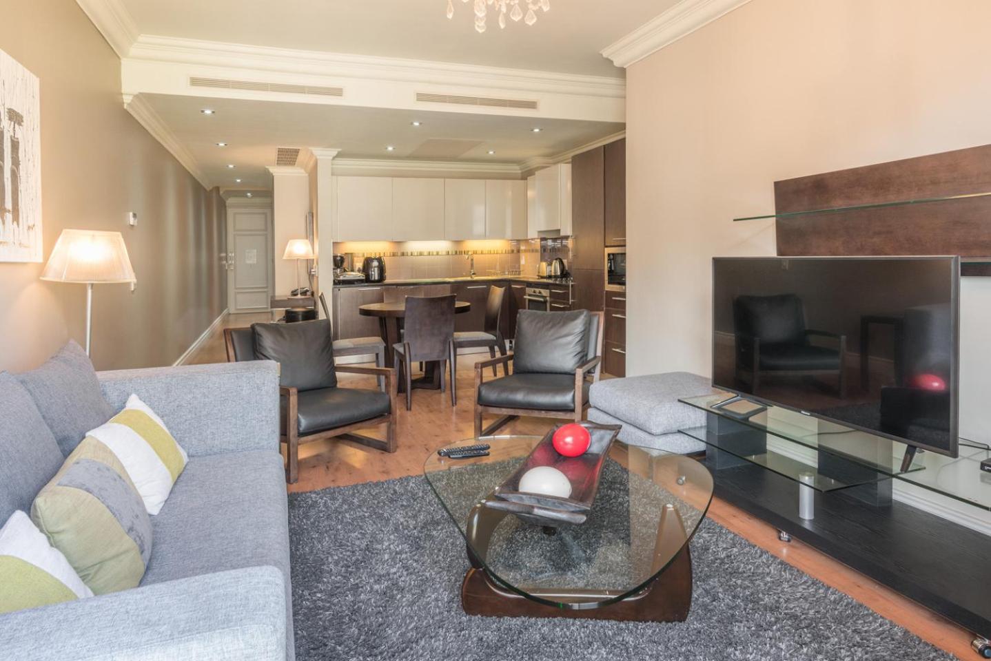 Cape Royale Luxury By Nivar * Cape Town
