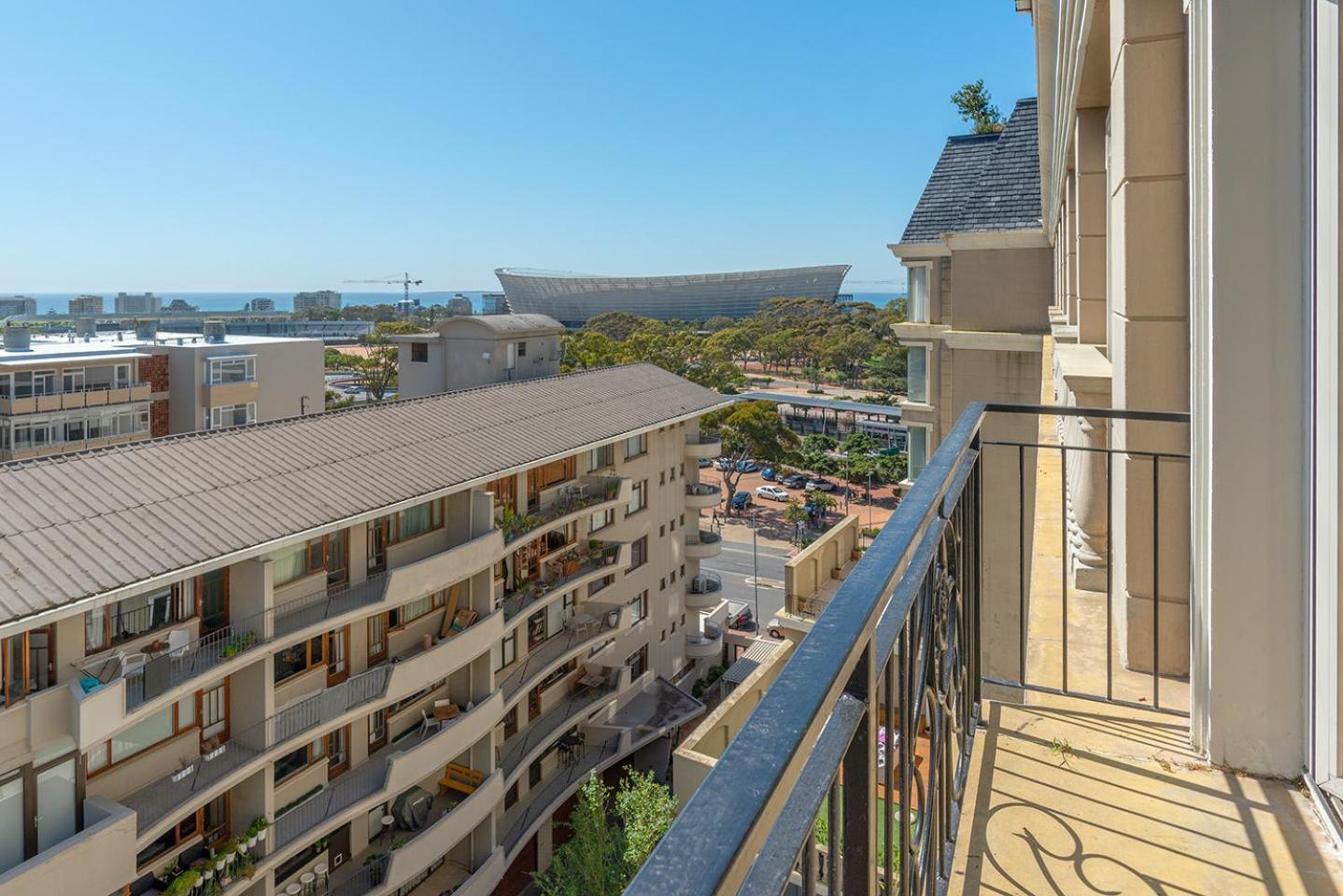 Cape Royale Luxury By Nivar Apartment