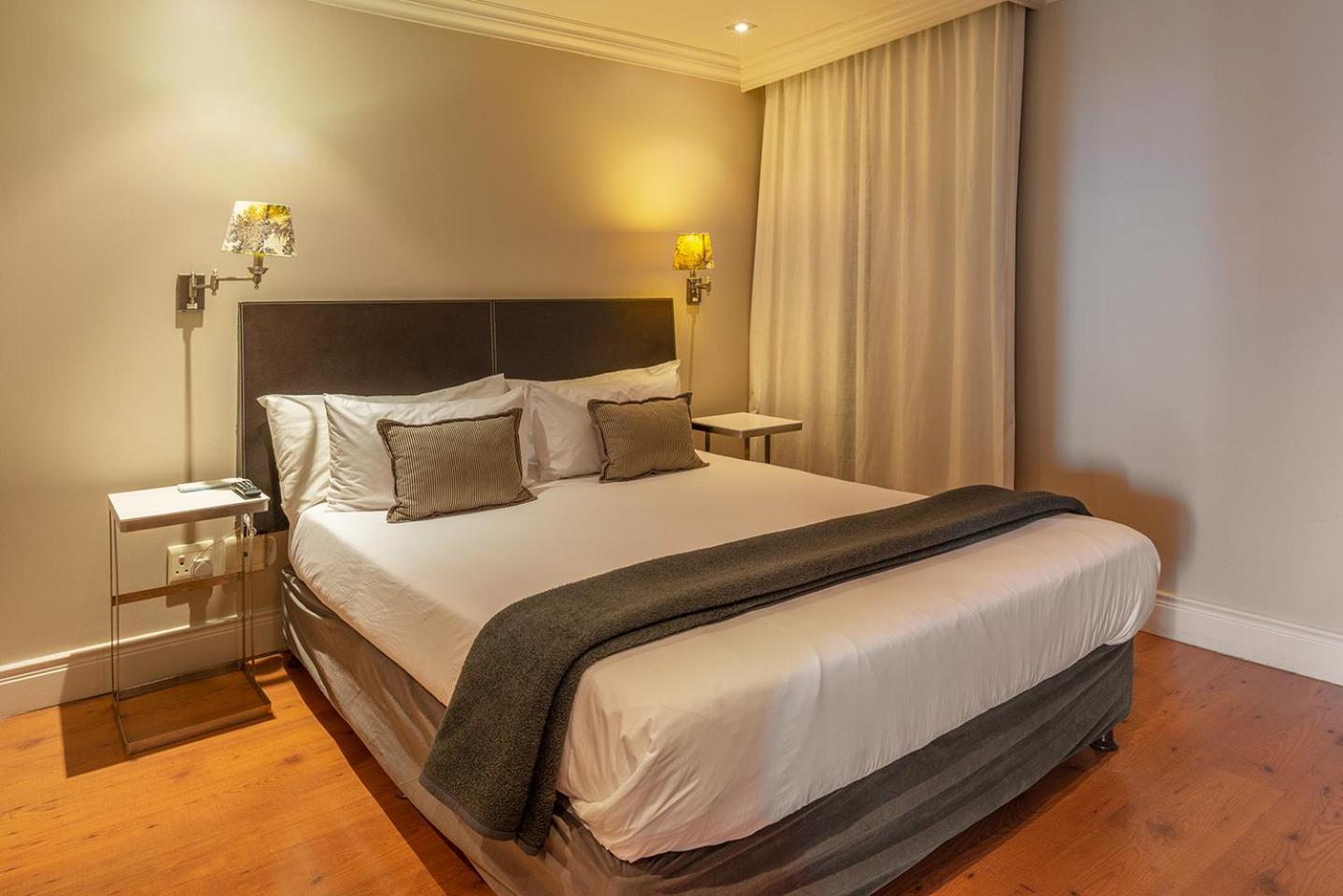 Cape Royale Luxury By Nivar Cape Town