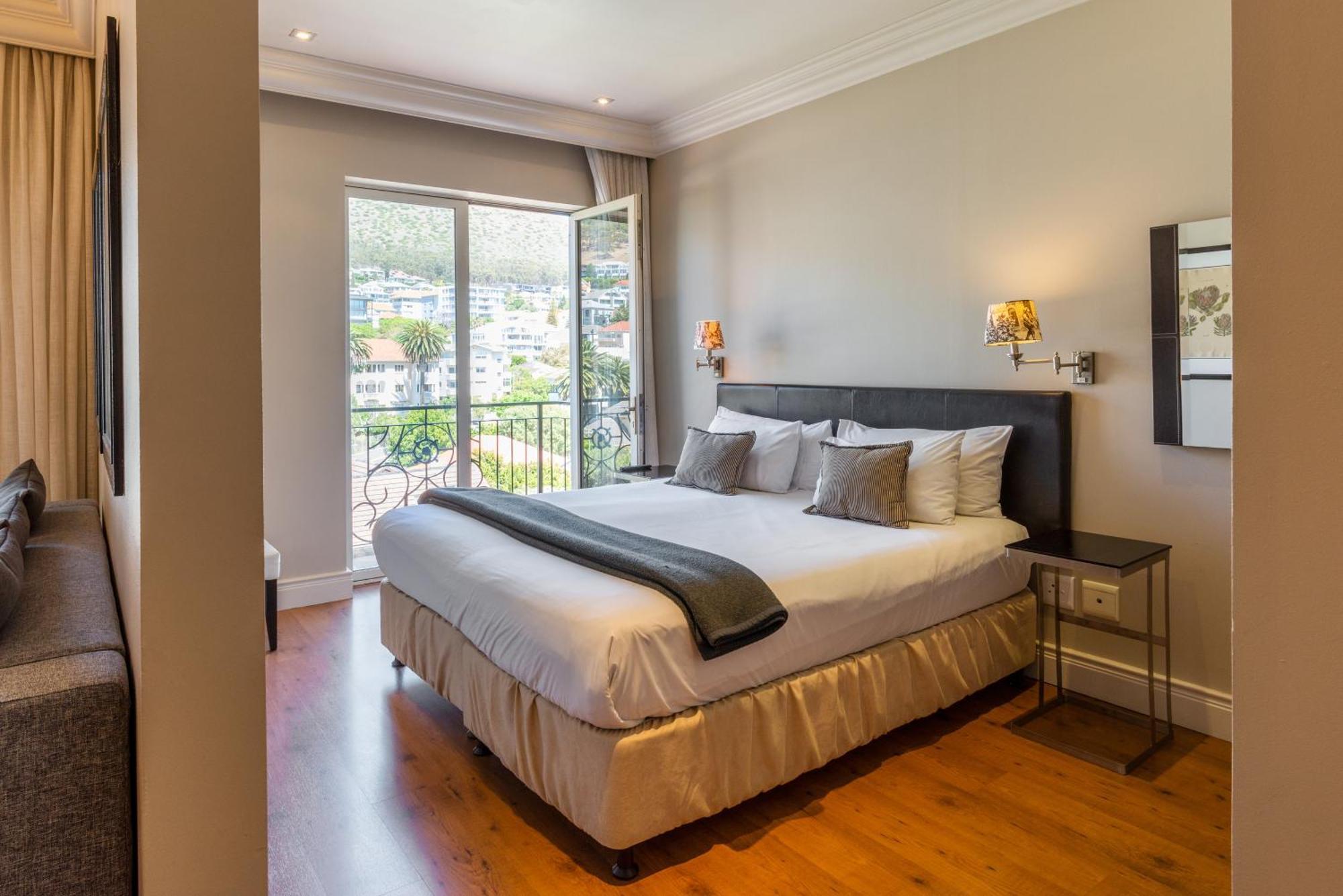 Apartment Cape Royale Luxury By Nivar Cape Town