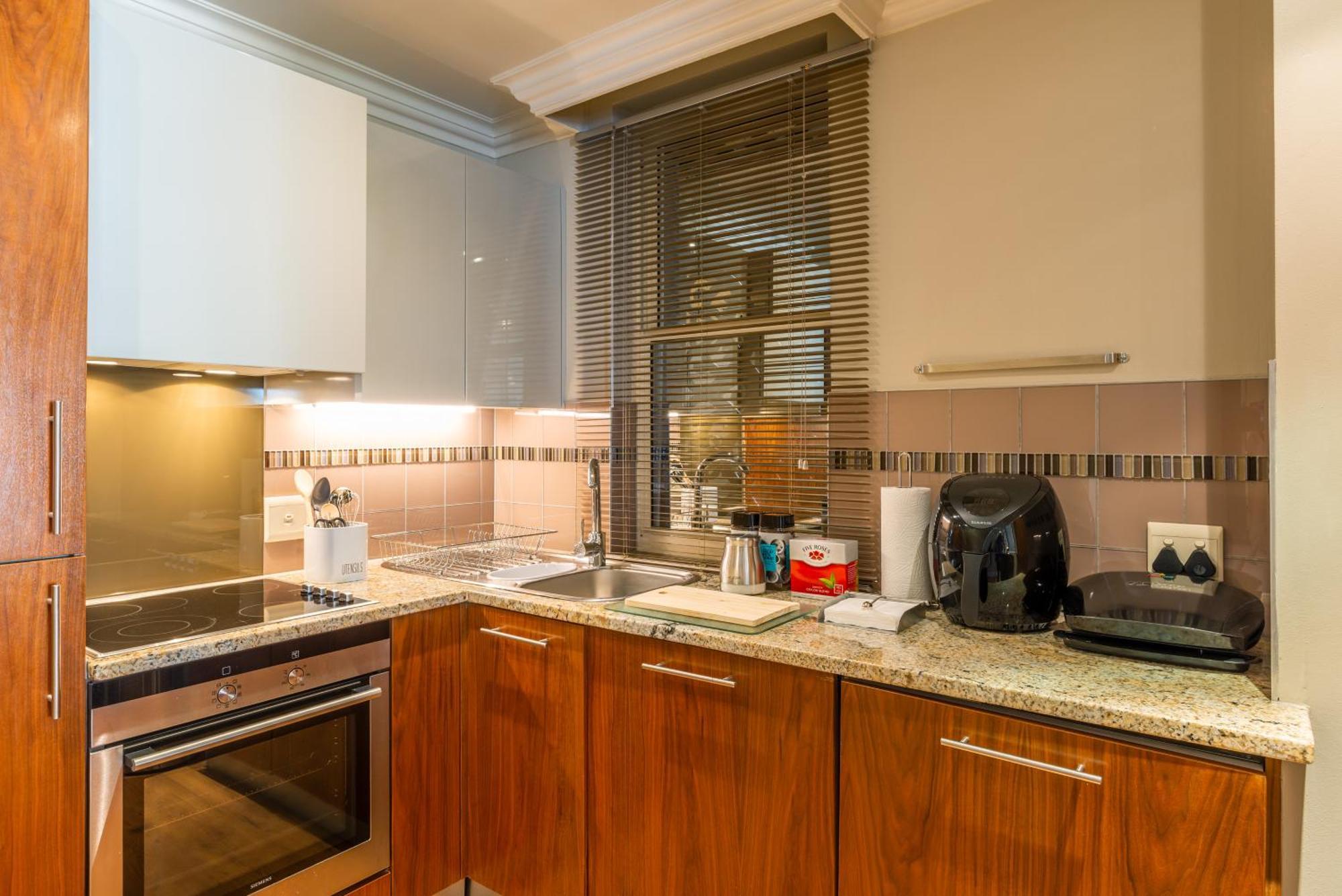 Cape Royale Luxury By Nivar Apartment Cape Town