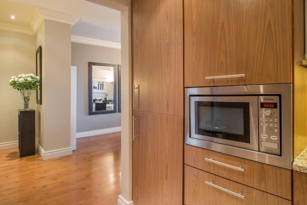 Cape Royale Luxury By Nivar Apartment