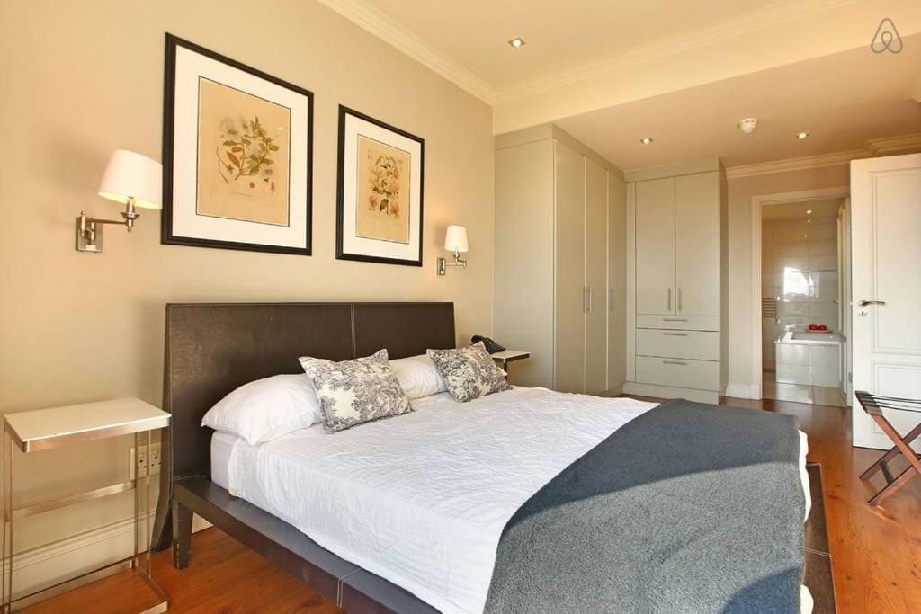 Cape Royale Luxury By Nivar * Cape Town